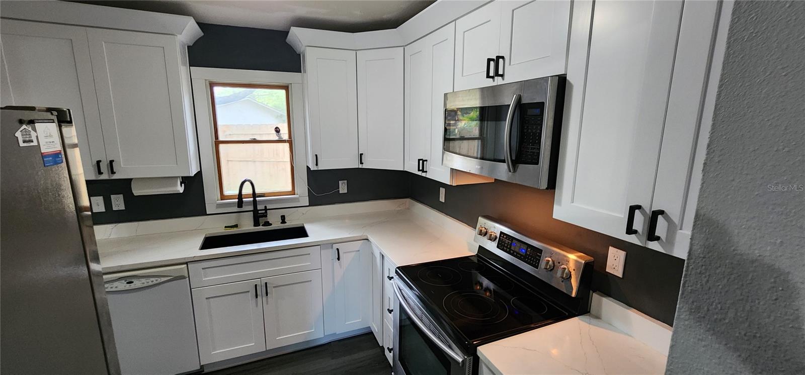 Image 13 of 48 For 680 1st Avenue N