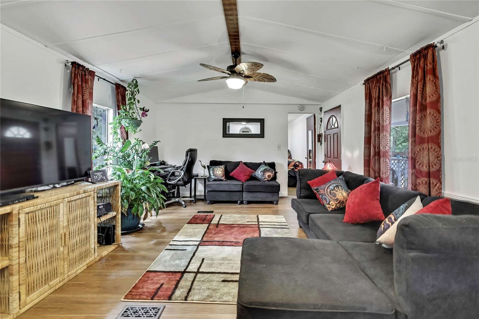 Listing photo id 9 for 3771 Millston Point