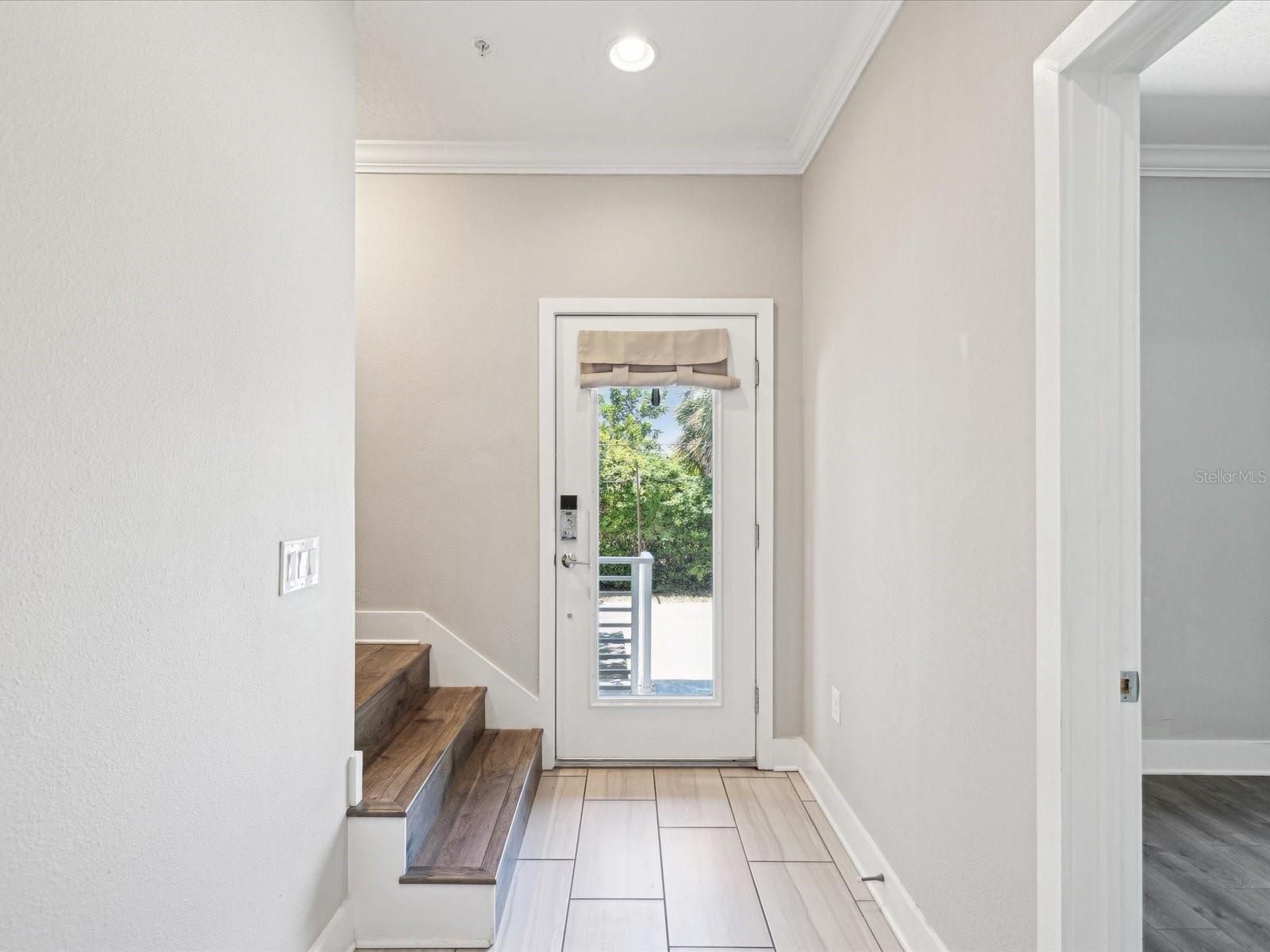 Image 13 of 87 For 946 Highand Avenue 24