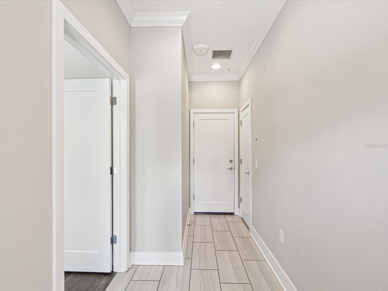 Image 15 of 87 For 946 Highand Avenue 24