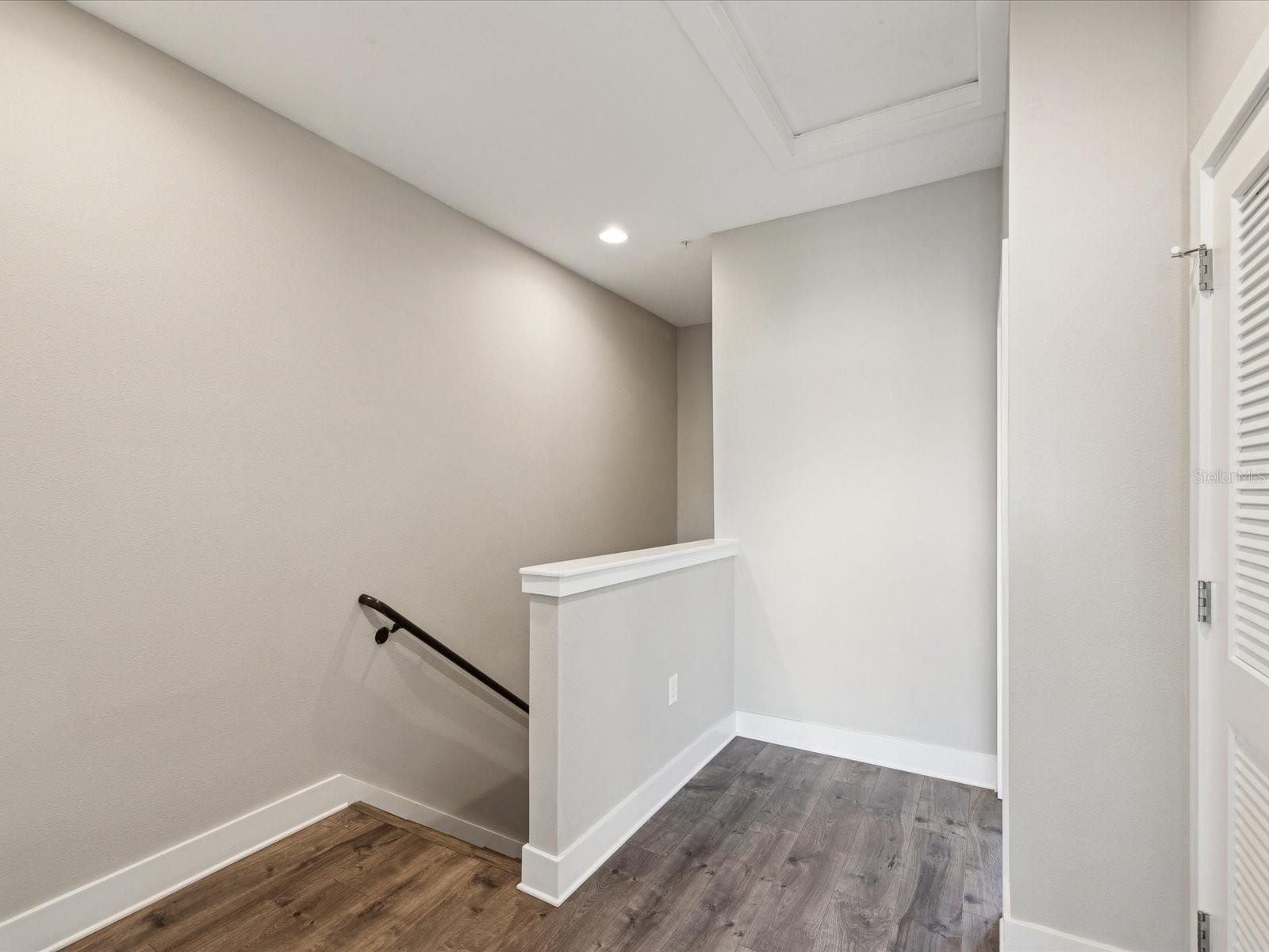 Image 21 of 87 For 946 Highand Avenue 24