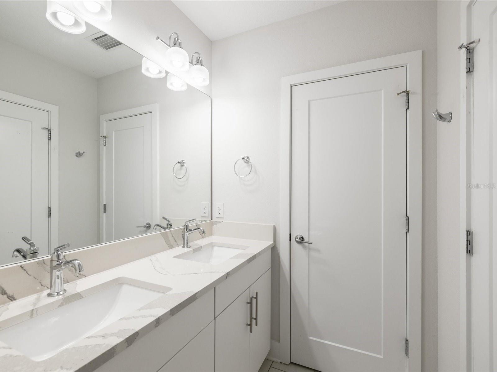 Image 27 of 87 For 946 Highand Avenue 24