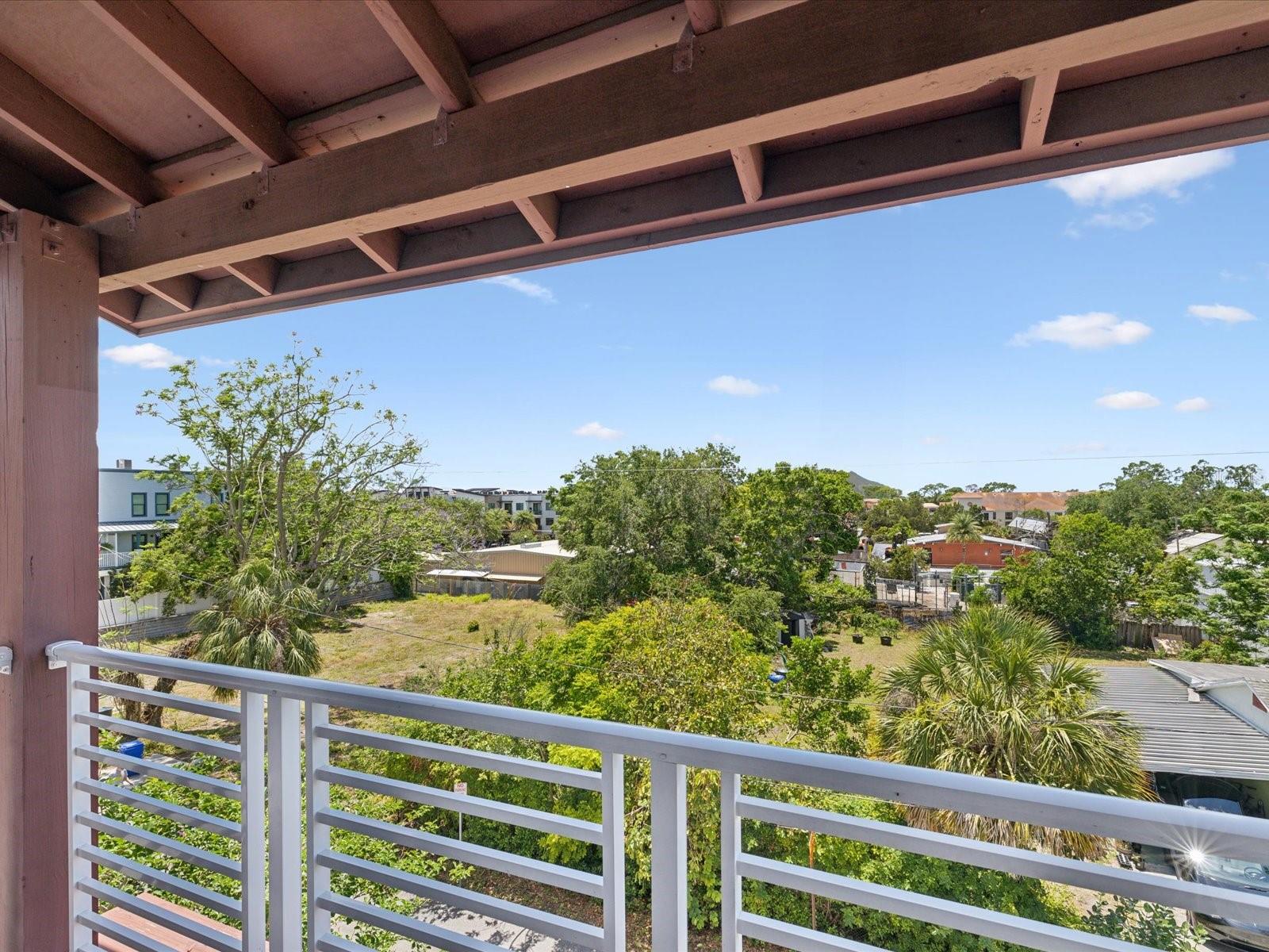 Image 33 of 87 For 946 Highand Avenue 24