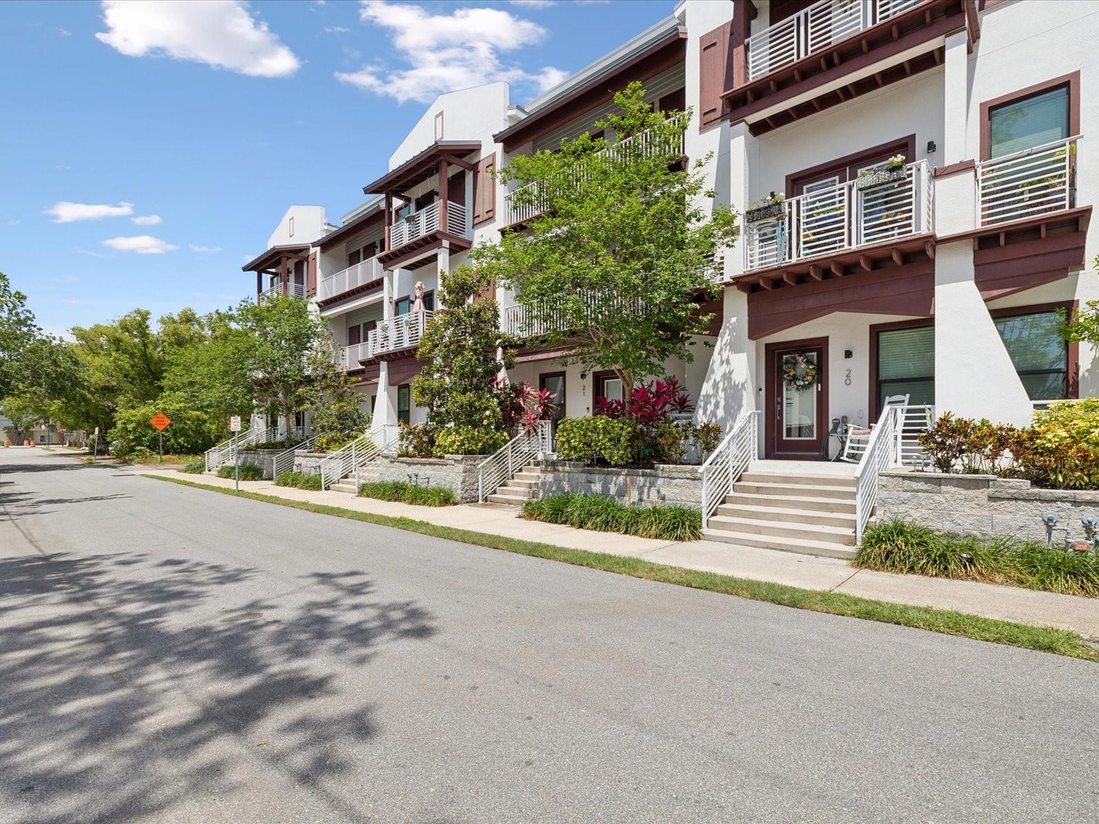 Image 43 of 87 For 946 Highand Avenue 24
