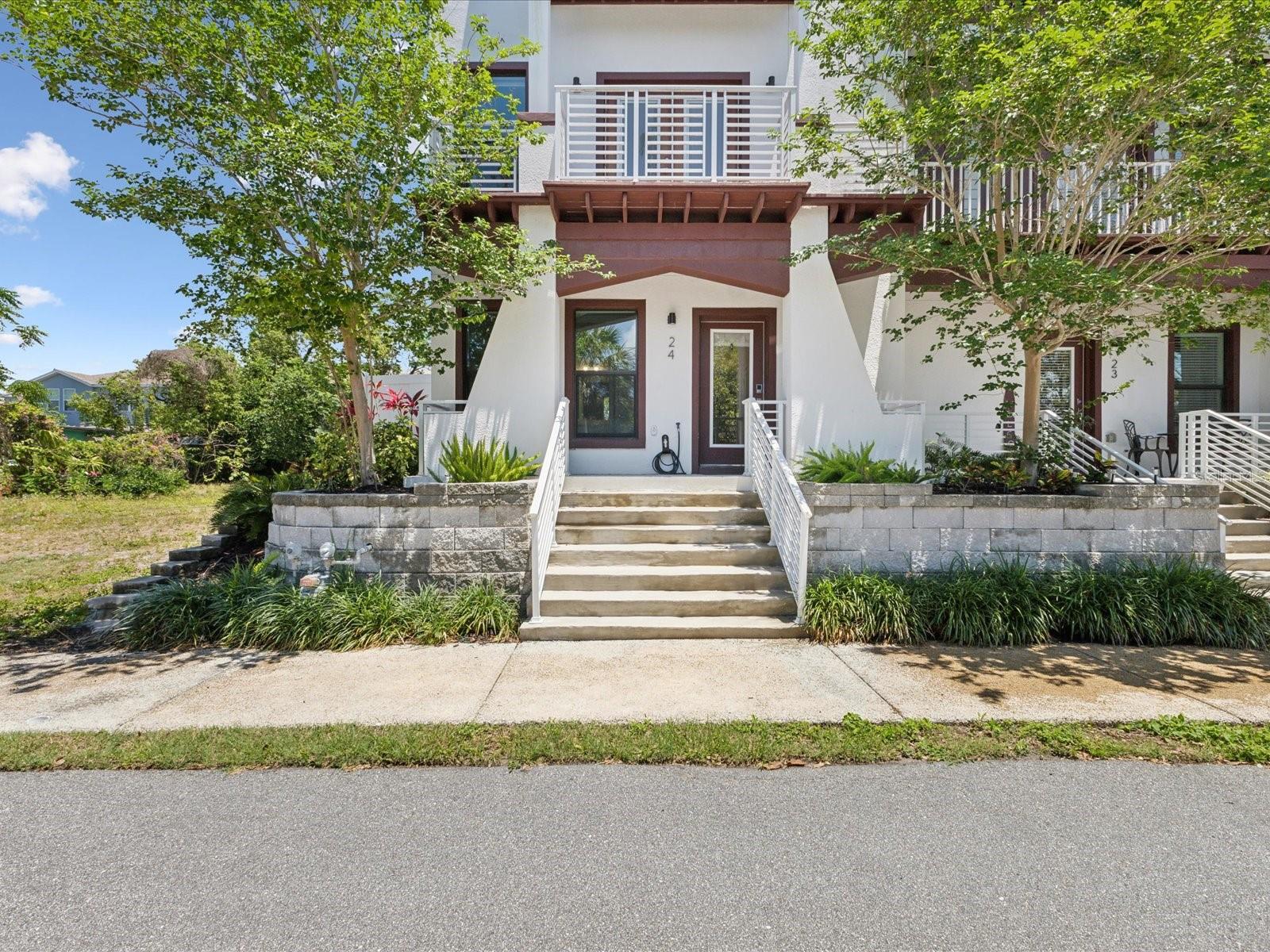 Image 45 of 87 For 946 Highand Avenue 24
