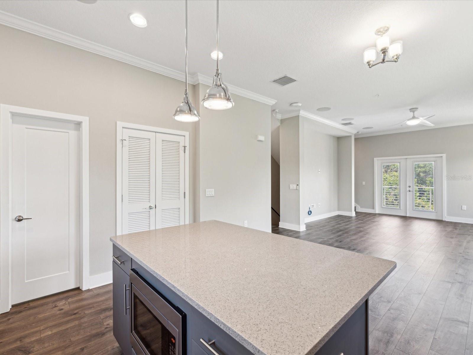 Image 6 of 87 For 946 Highand Avenue 24