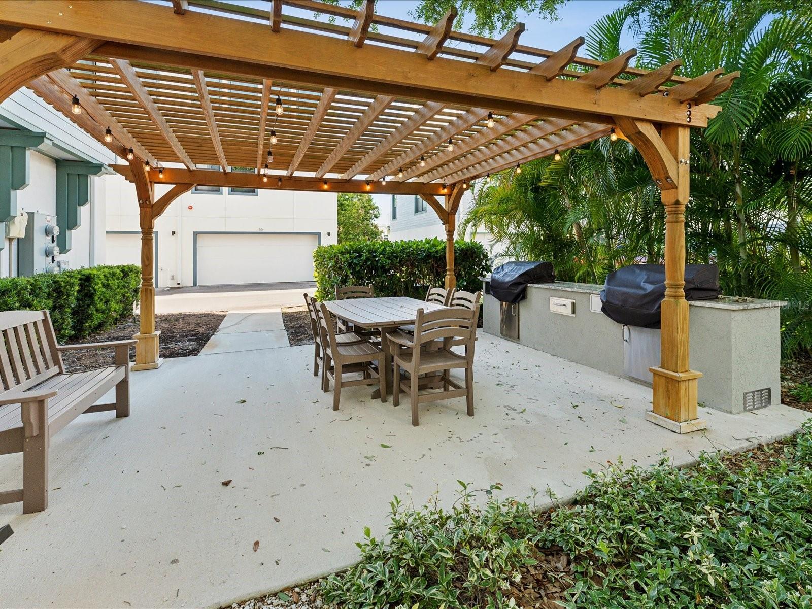 Image 68 of 87 For 946 Highand Avenue 24