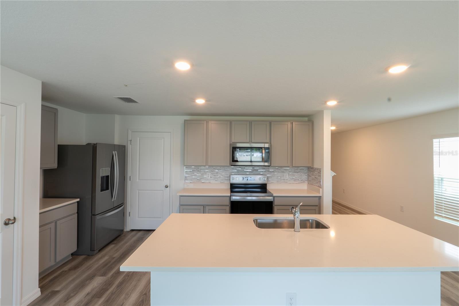 Image 23 of 27 For 4409 Sand Dollar Way