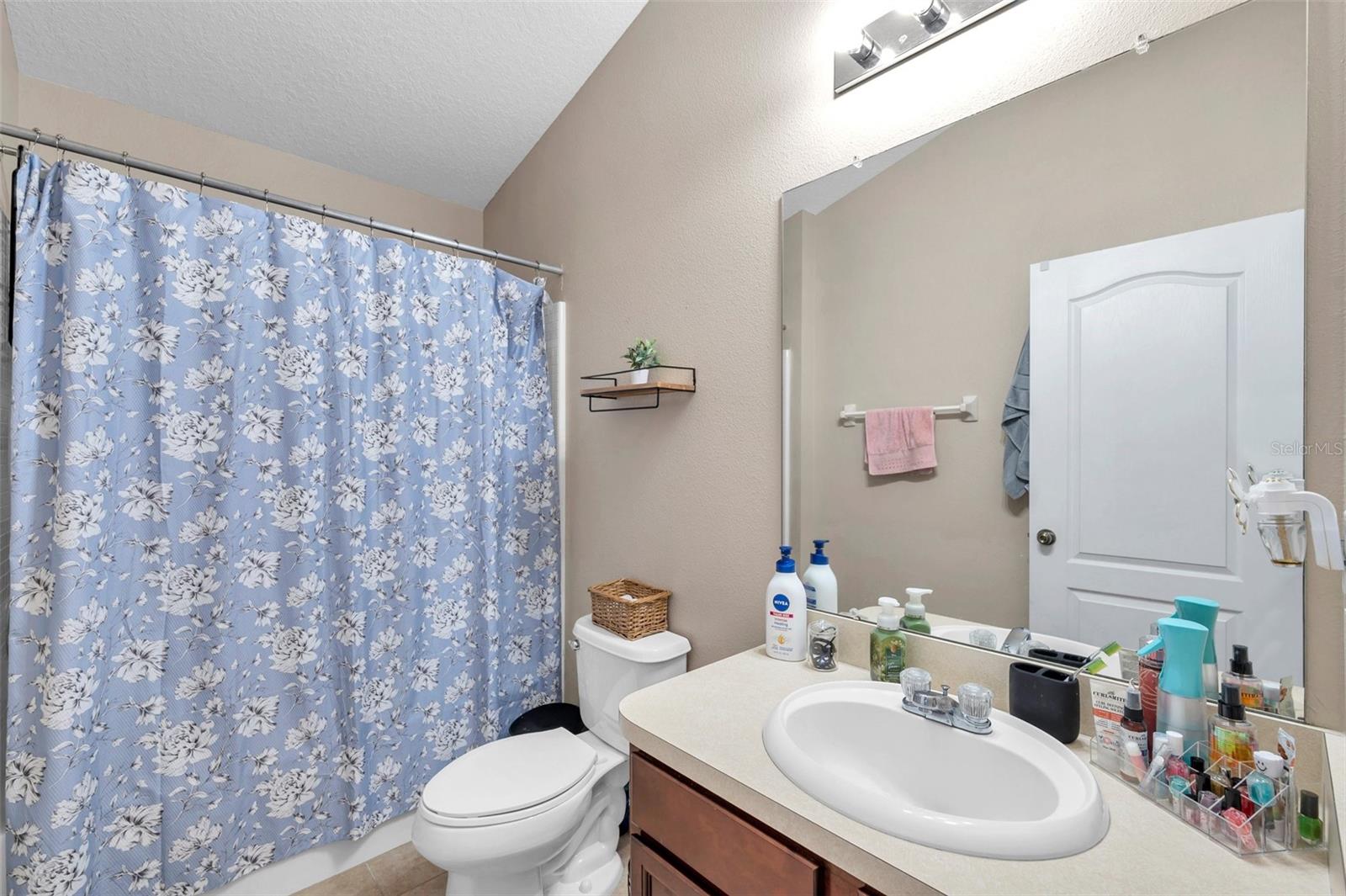 Image 24 of 60 For 746 Ashentree Drive