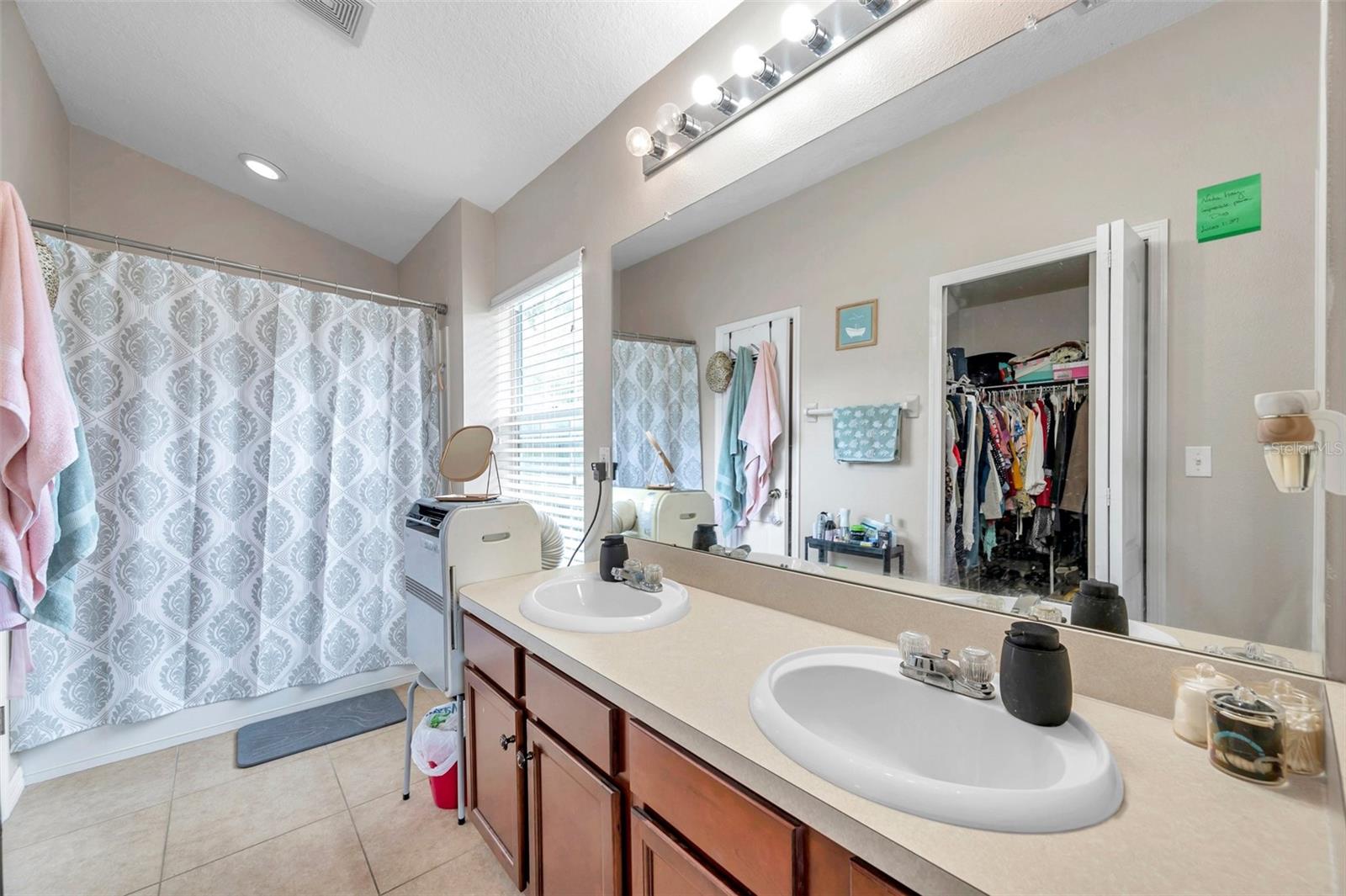 Image 33 of 60 For 746 Ashentree Drive