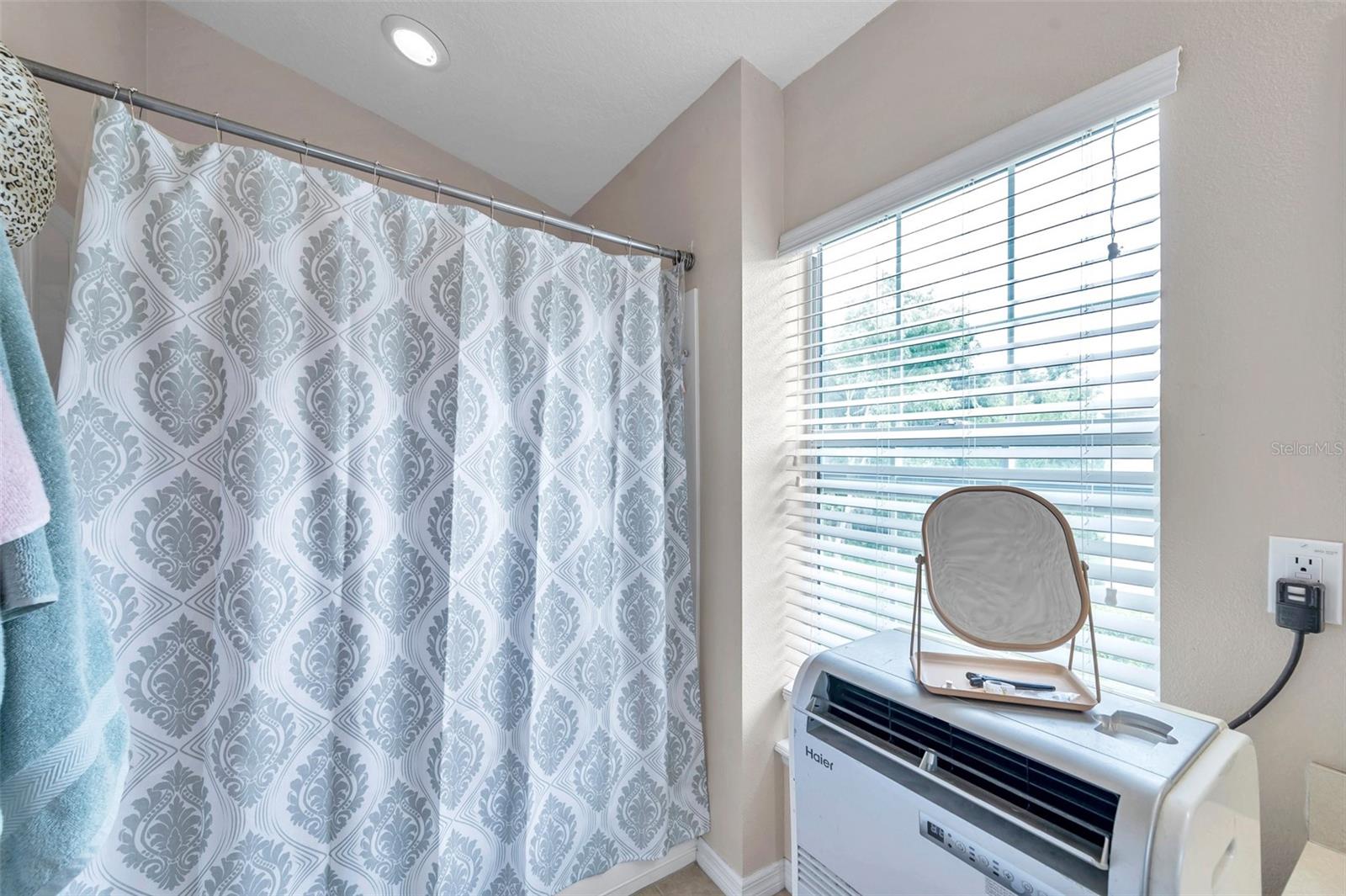 Image 36 of 60 For 746 Ashentree Drive