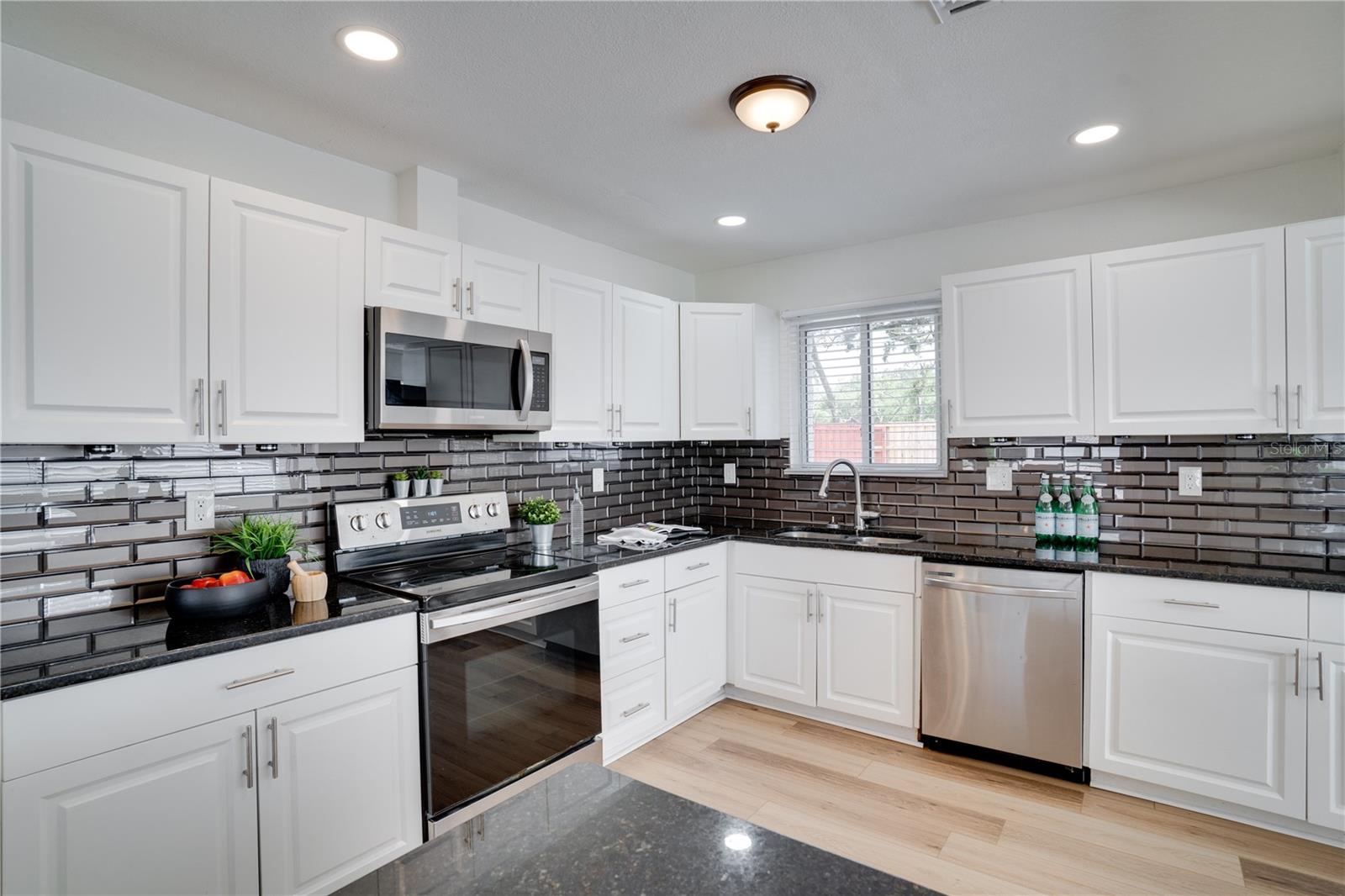 Listing photo id 11 for 6181 84th Avenue N