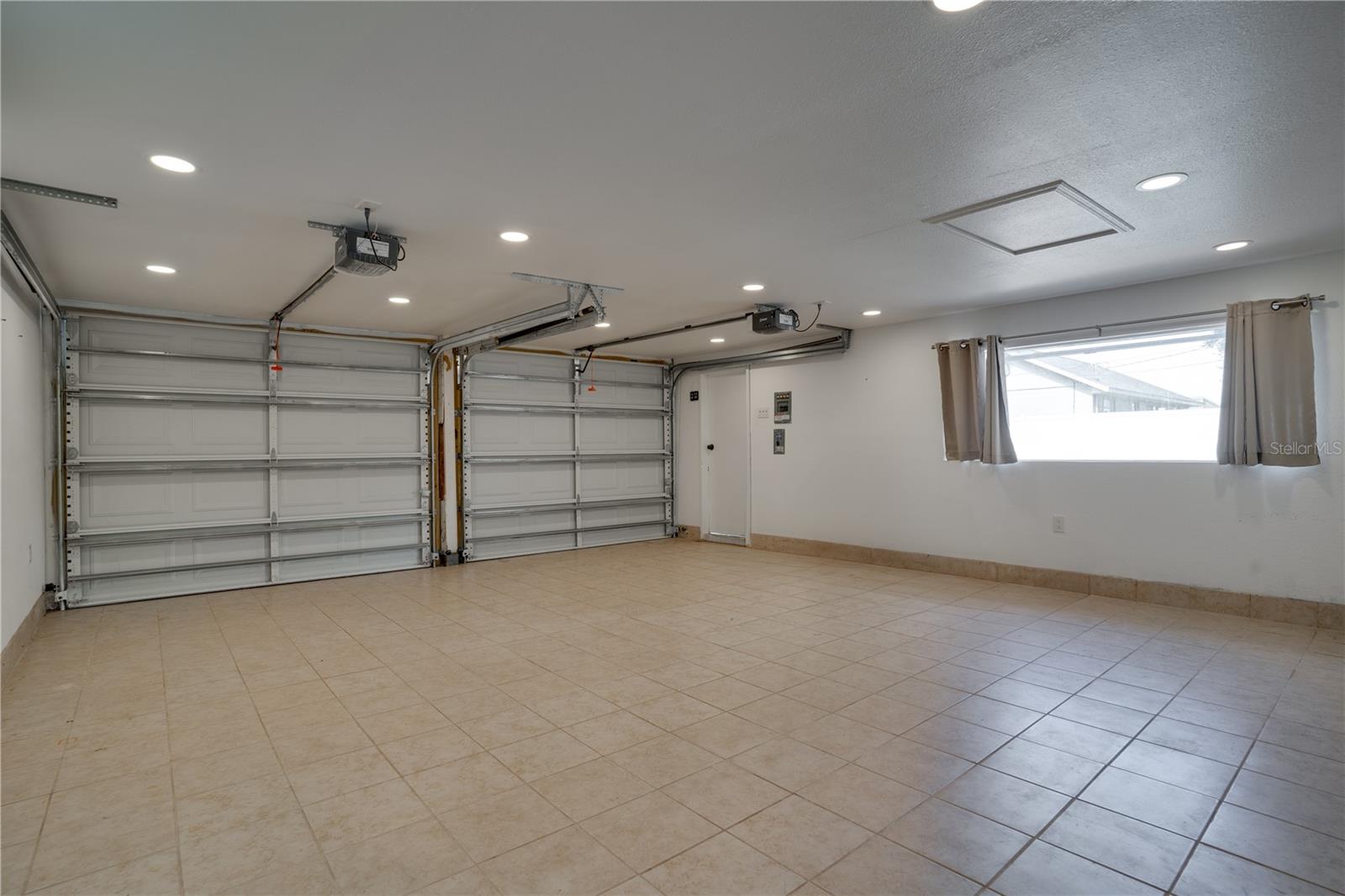 Listing photo id 23 for 6181 84th Avenue N