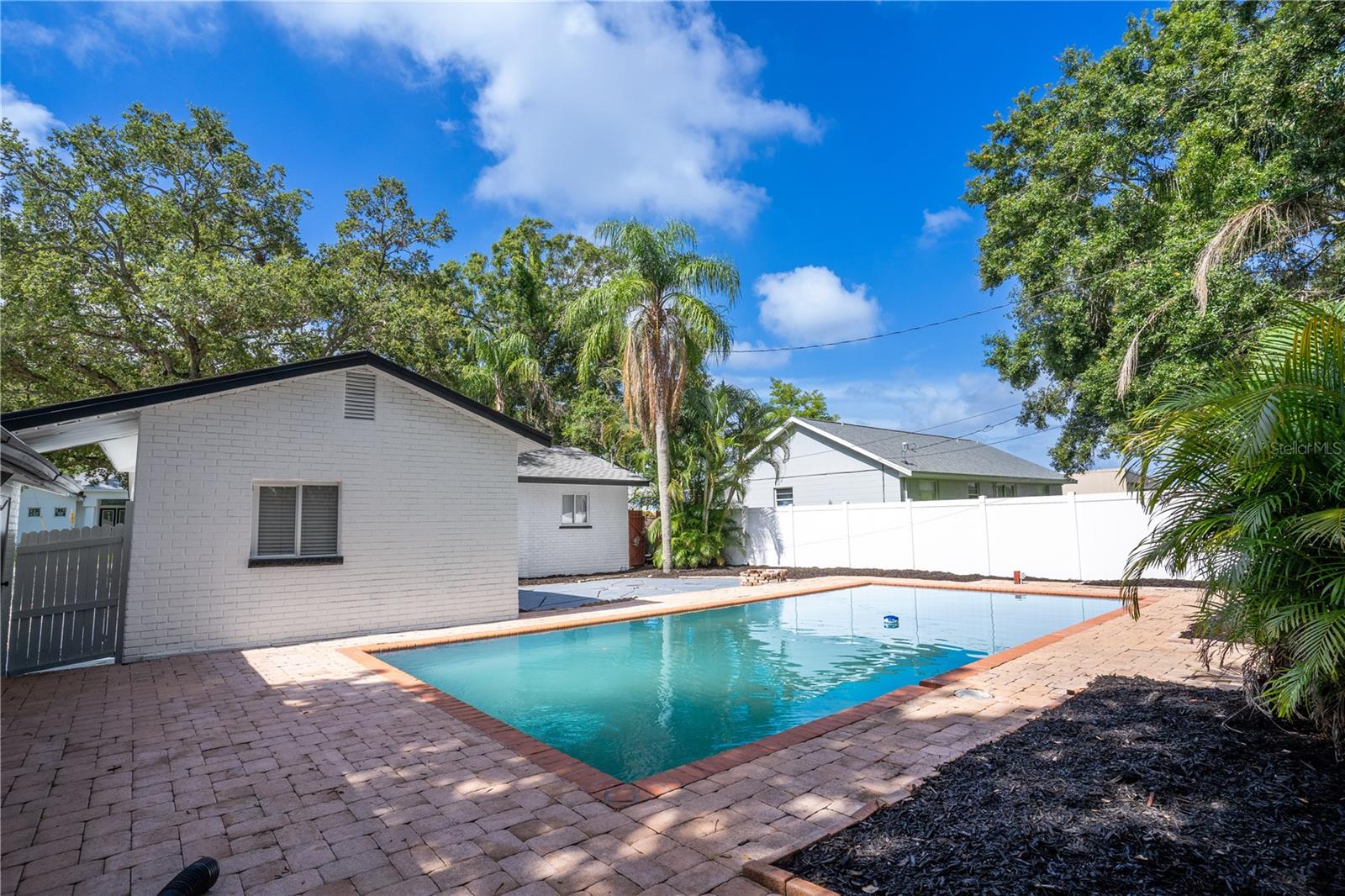 Listing photo id 27 for 6181 84th Avenue N