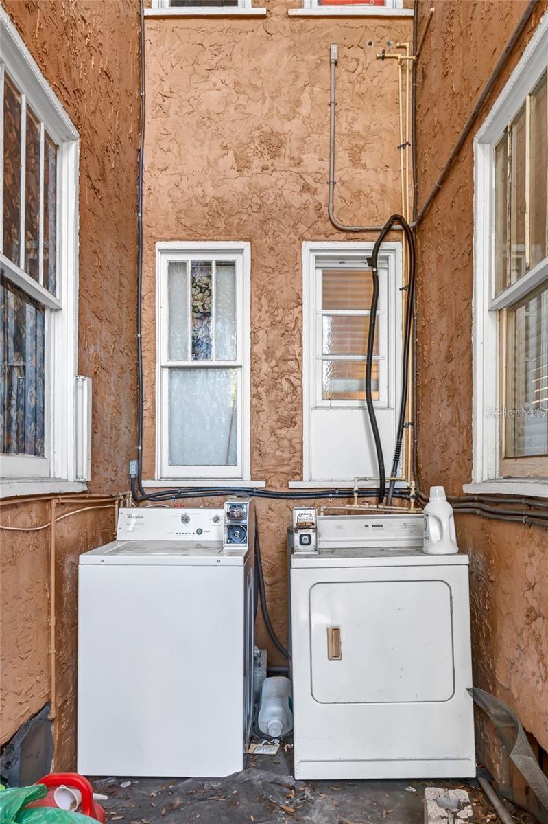 Image 13 of 27 For 2449 Burlington Avenue N 3