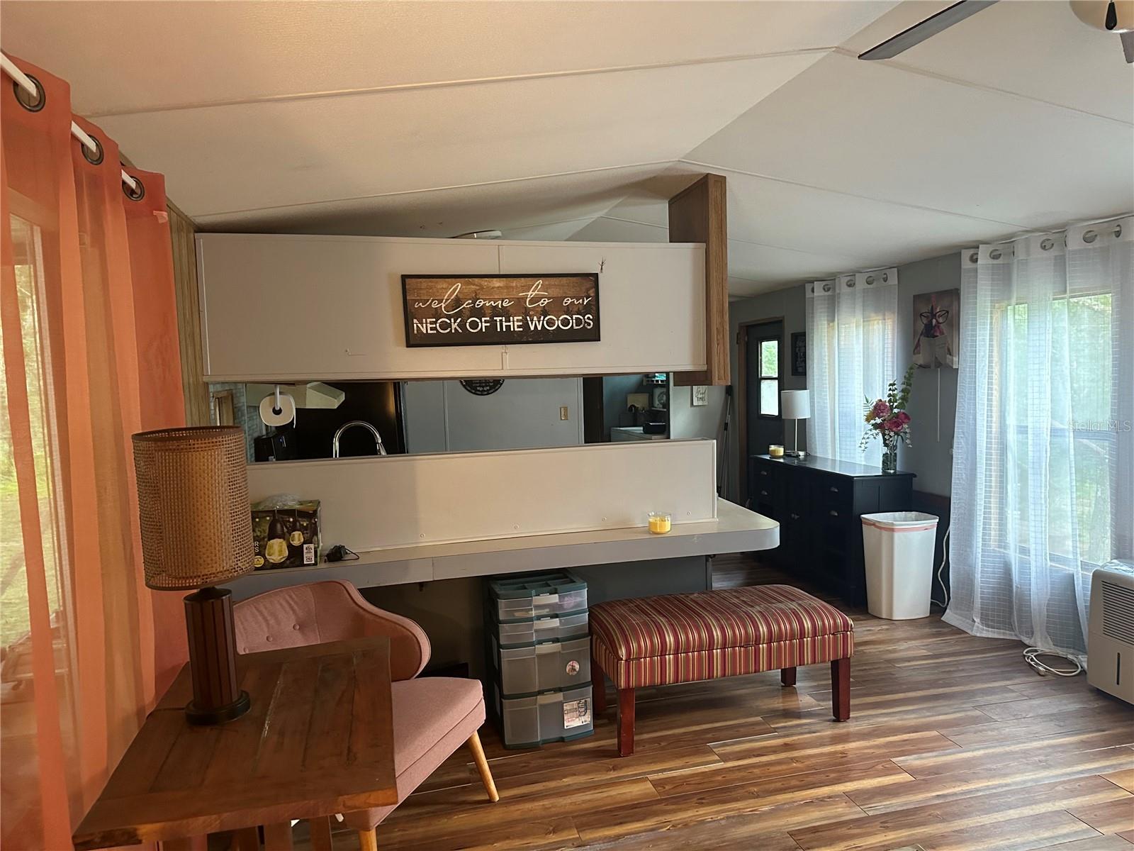 Listing photo id 5 for 14347 Old Hunter Road