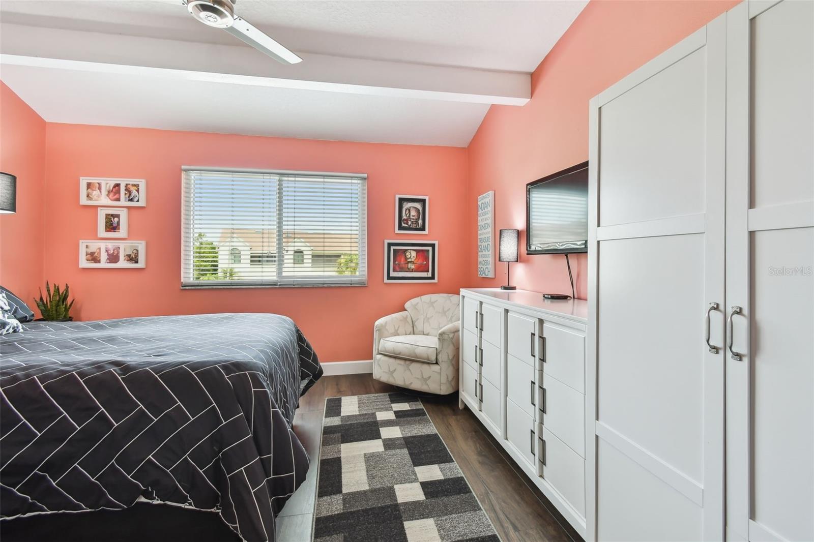 Image 34 of 56 For 549 Walden Court