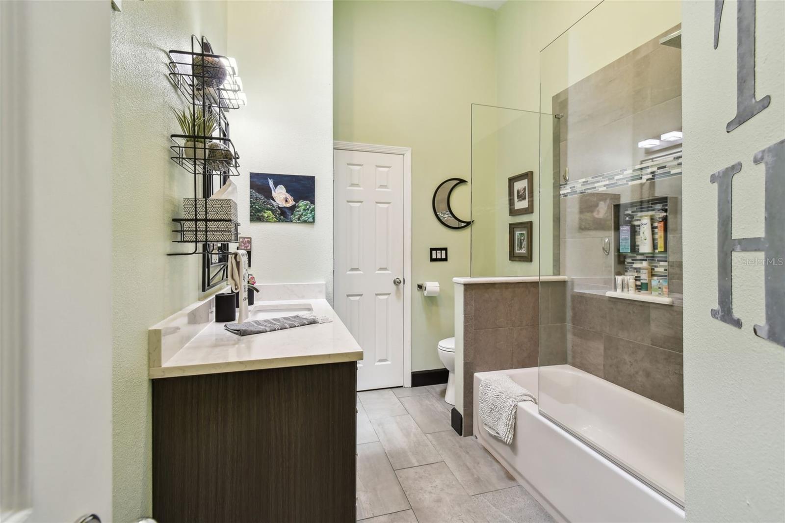 Image 42 of 56 For 549 Walden Court