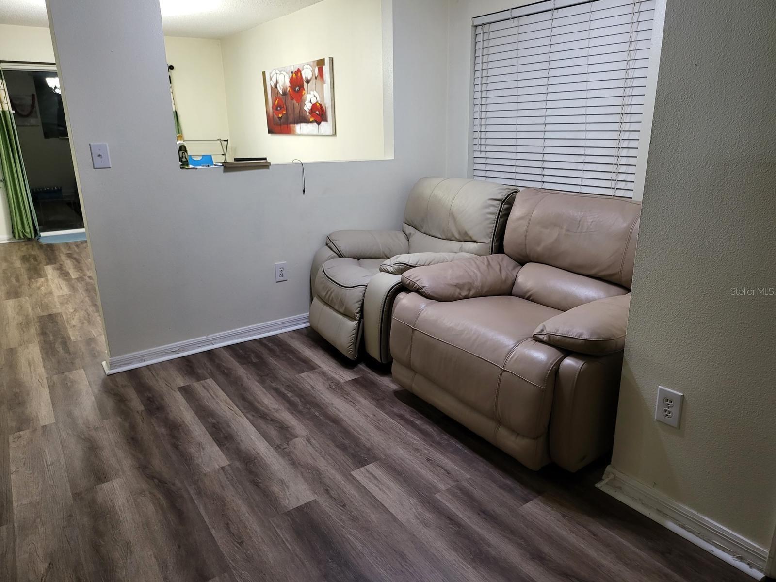 Image 17 of 20 For 8426 Edgewater Place Boulevard