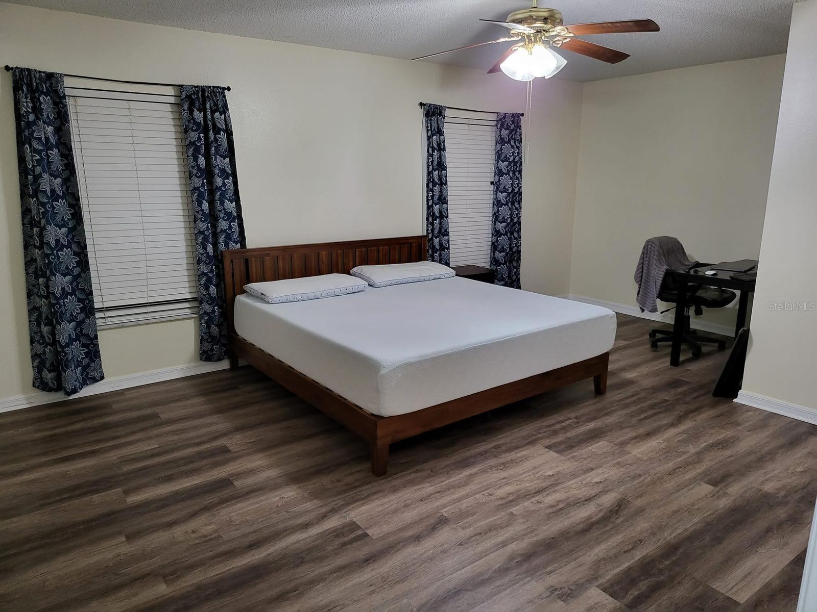 Image 19 of 20 For 8426 Edgewater Place Boulevard