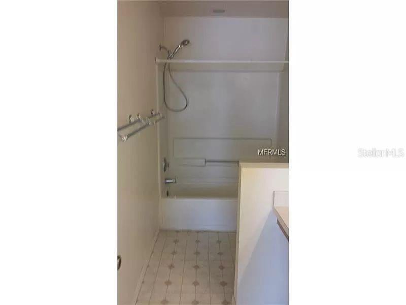 Image 4 of 20 For 8426 Edgewater Place Boulevard