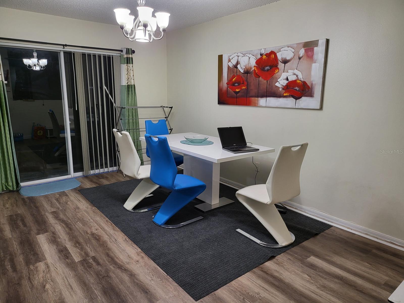 Image 7 of 20 For 8426 Edgewater Place Boulevard