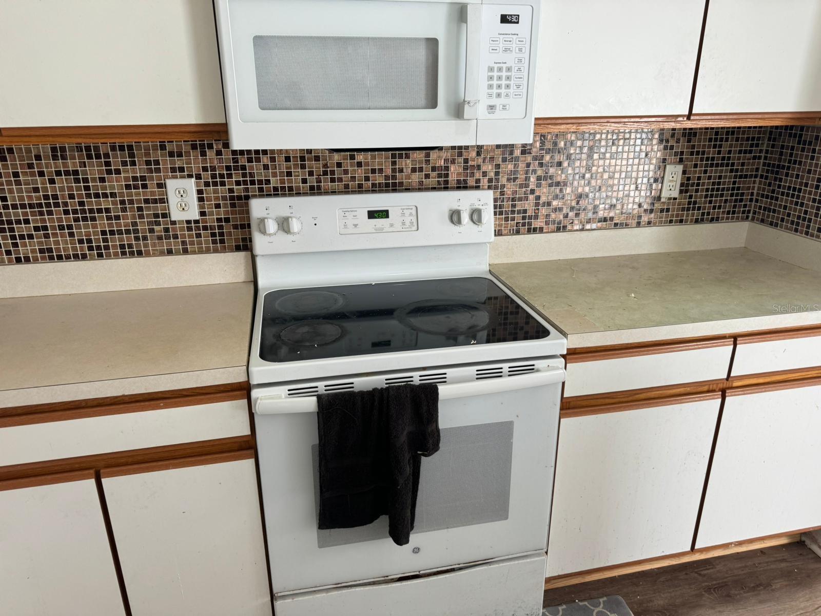 Image 8 of 20 For 8426 Edgewater Place Boulevard