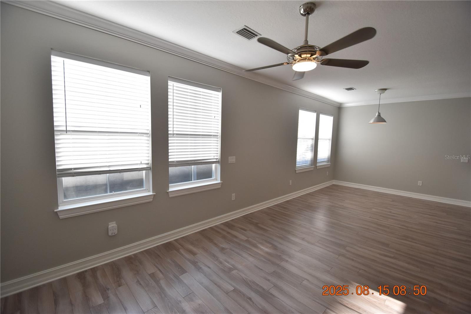 Image 11 of 54 For 6921 Interbay Boulevard 3