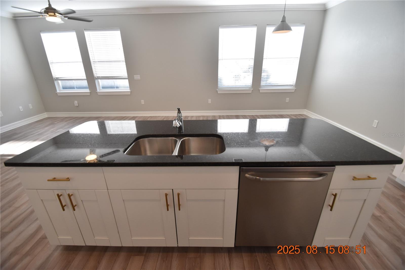 Image 21 of 54 For 6921 Interbay Boulevard 3