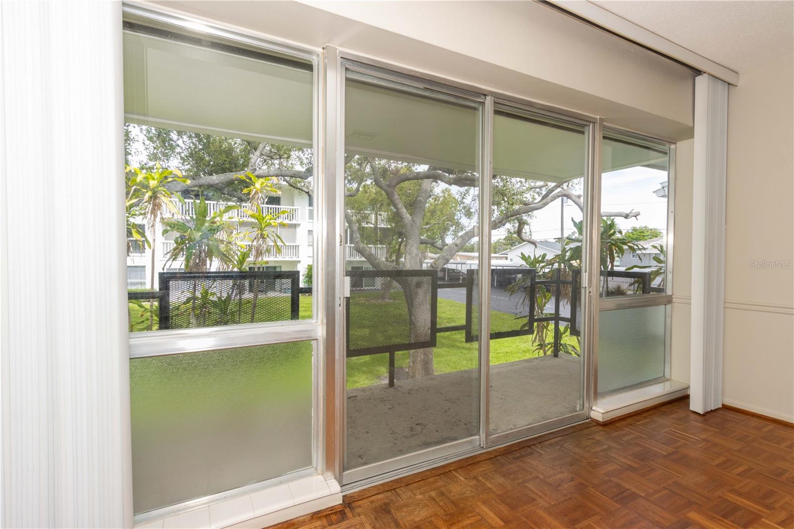 Image 10 of 65 For 2950 West Bay Drive B5