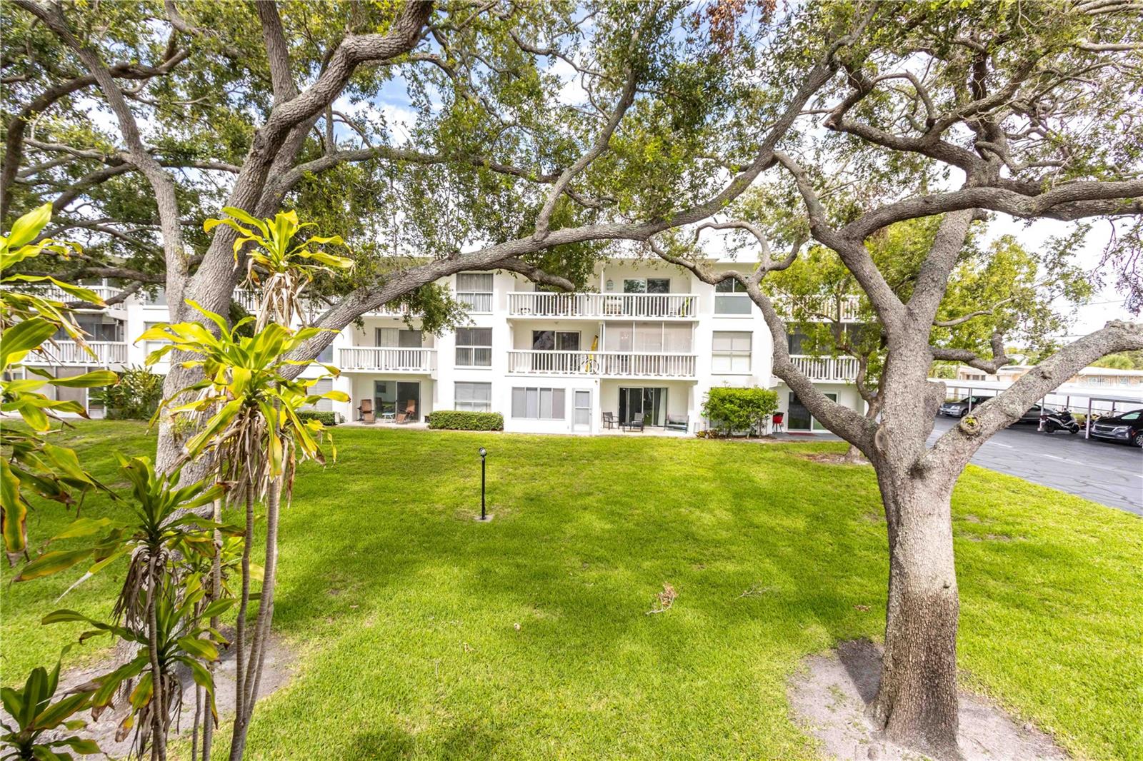 Image 14 of 65 For 2950 West Bay Drive B5
