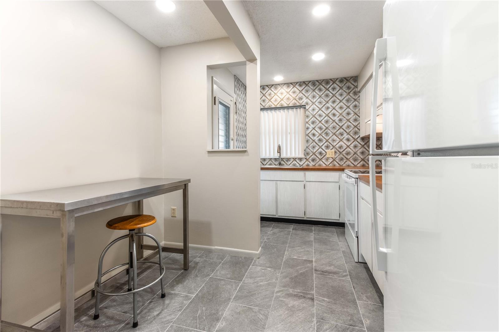 Image 18 of 65 For 2950 West Bay Drive B5