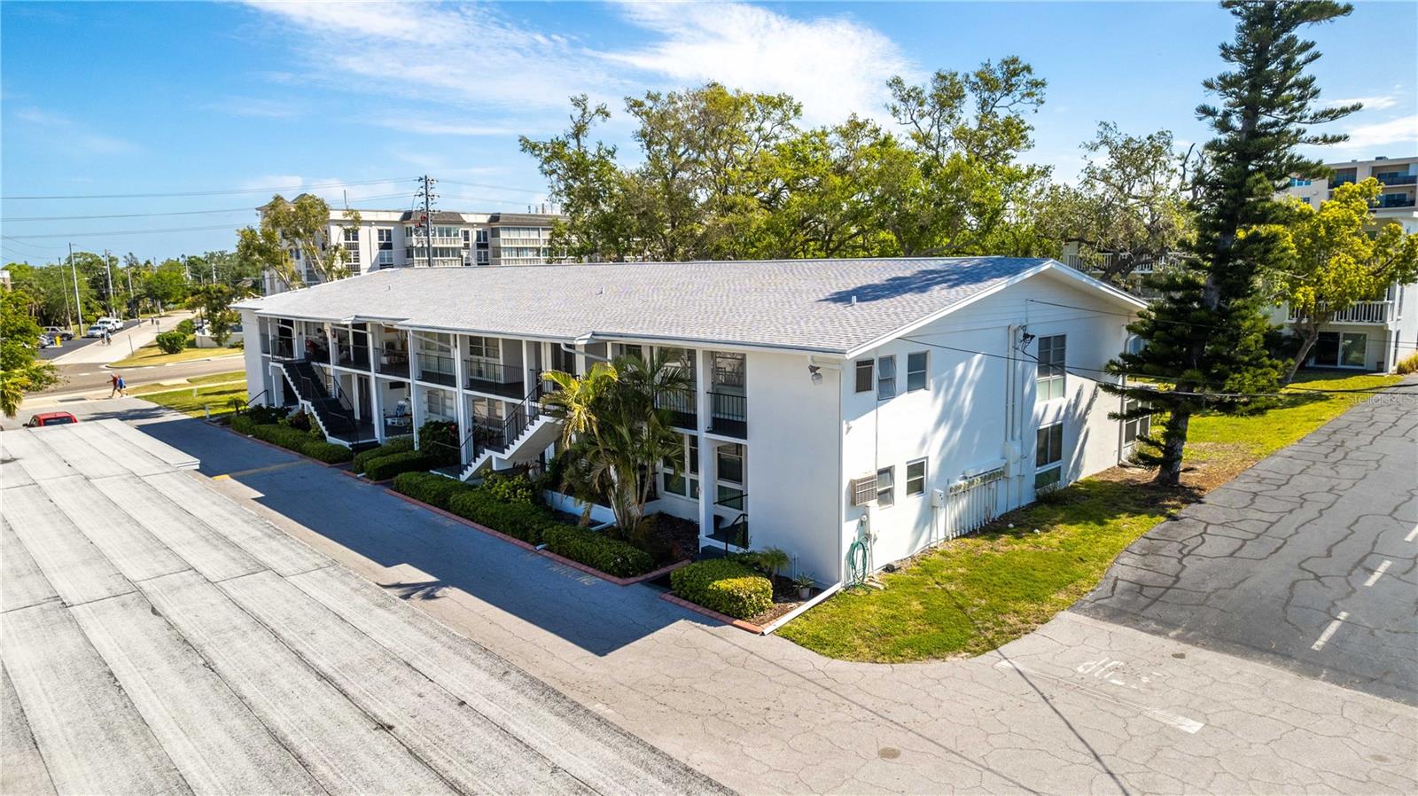 Image 2 of 65 For 2950 West Bay Drive B5