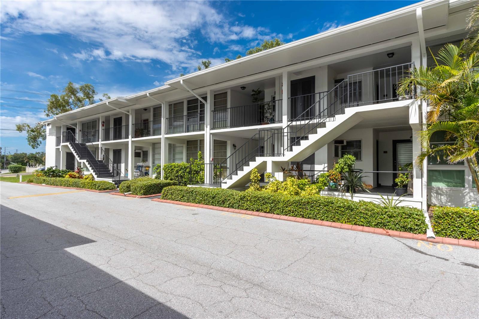 Image 36 of 65 For 2950 West Bay Drive B5