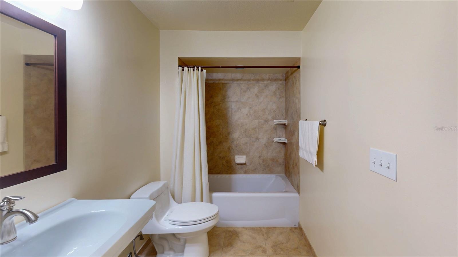 Image 20 of 29 For 9306 Fairway Lakes Court