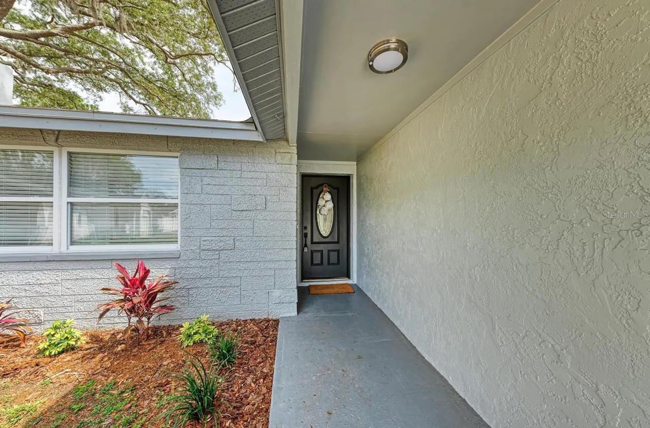 Image 3 of 30 For 12037 104th Avenue