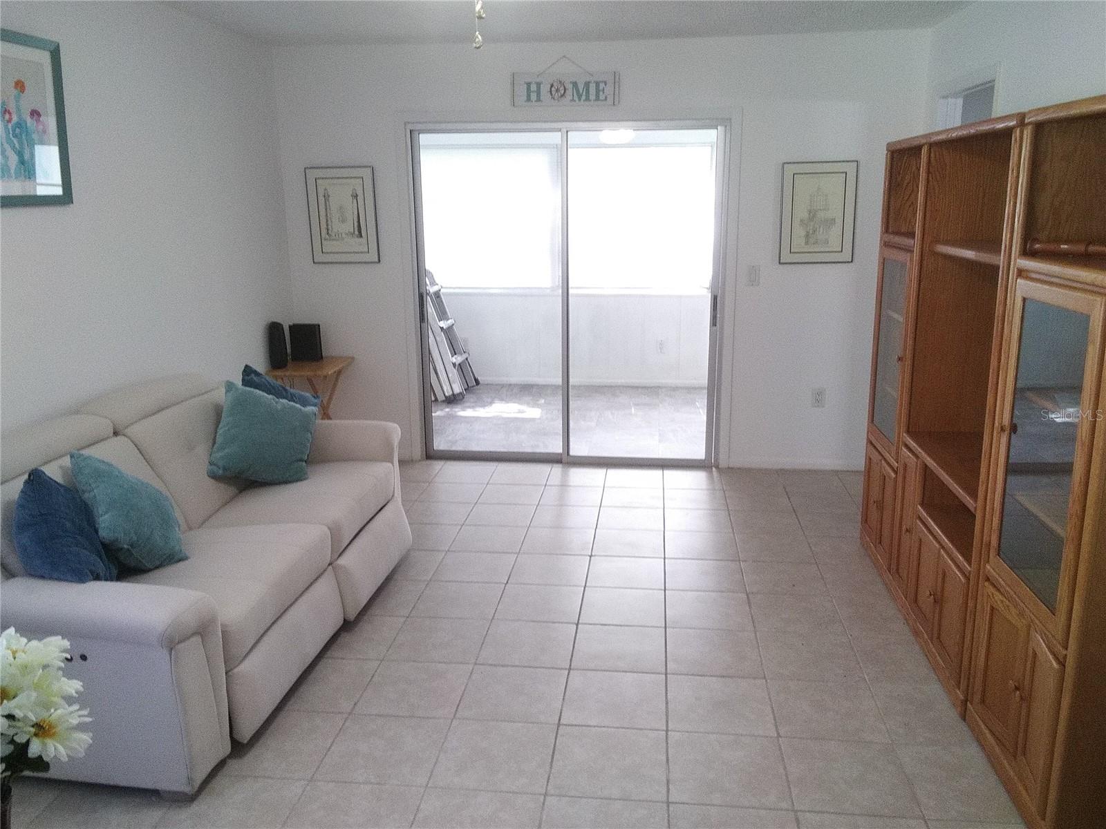 Image 2 of 10 For 390 301 Boulevard W 8d