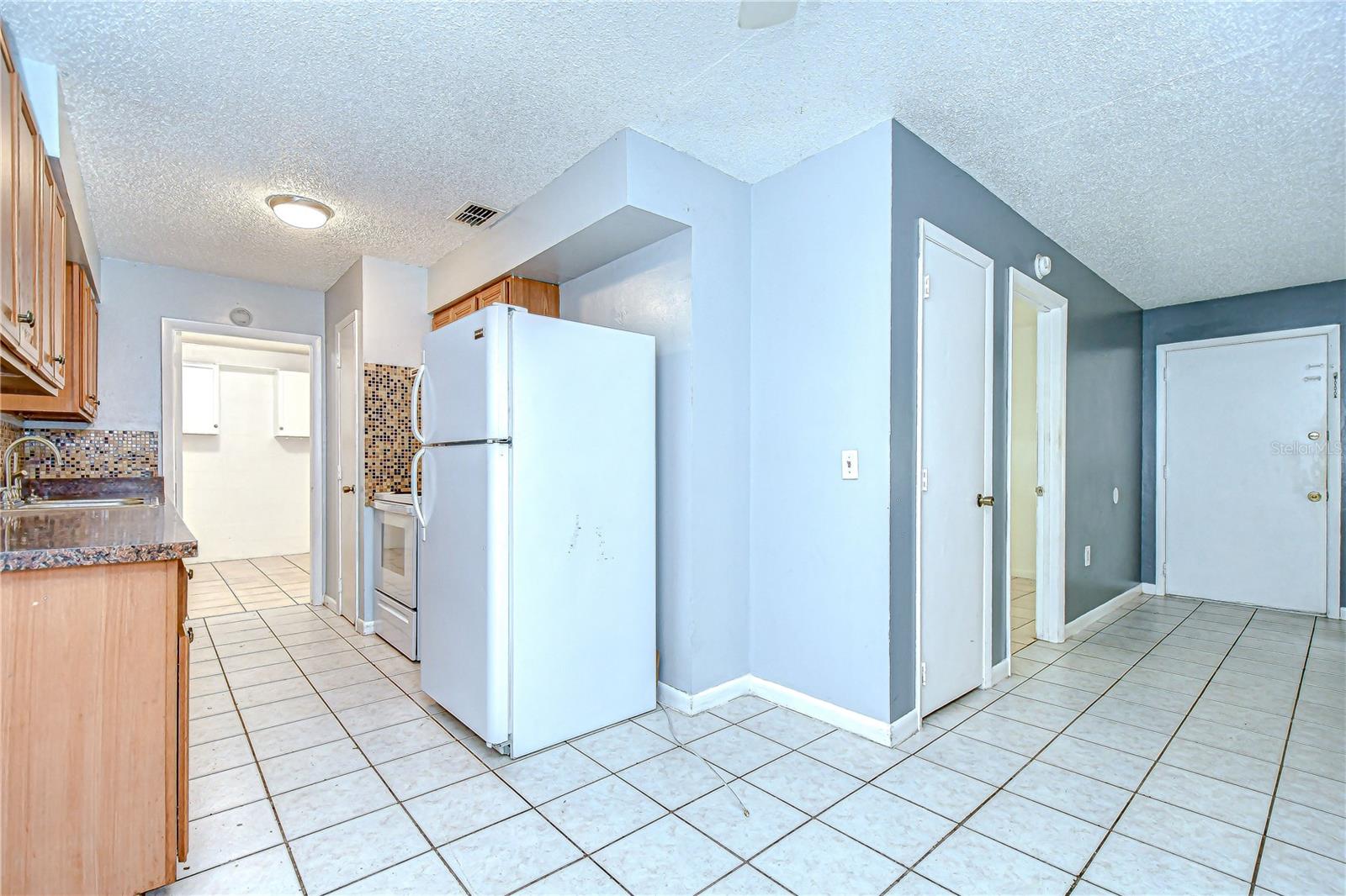 Image 11 of 47 For 37740 Waverly Avenue