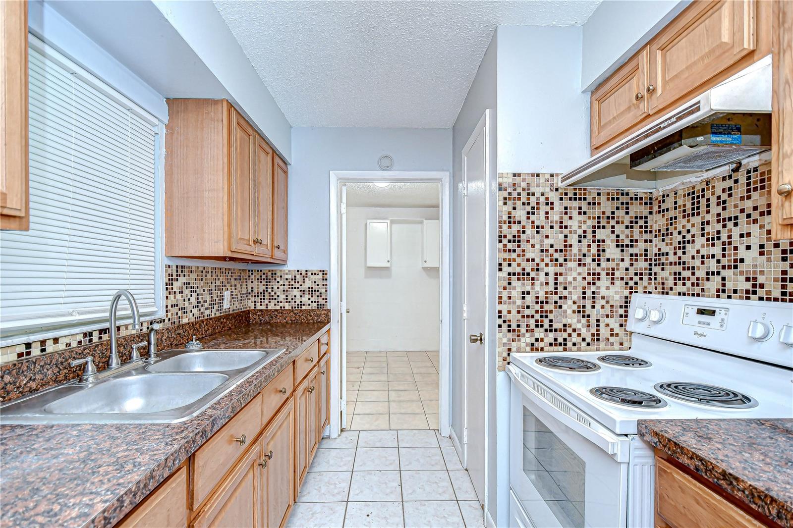 Image 13 of 47 For 37740 Waverly Avenue