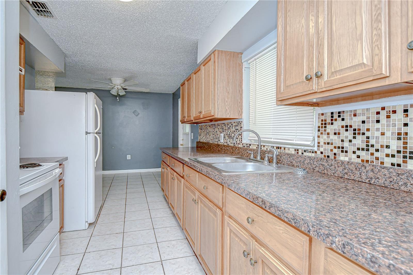 Image 14 of 47 For 37740 Waverly Avenue