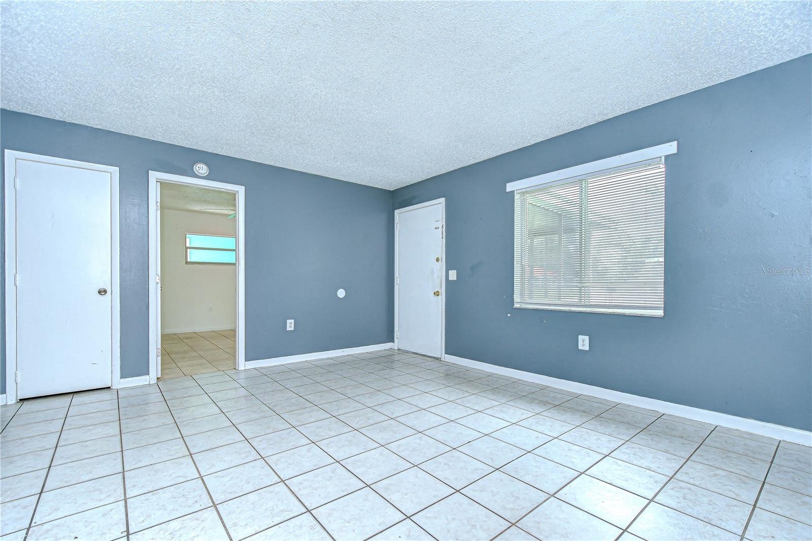 Image 5 of 47 For 37740 Waverly Avenue