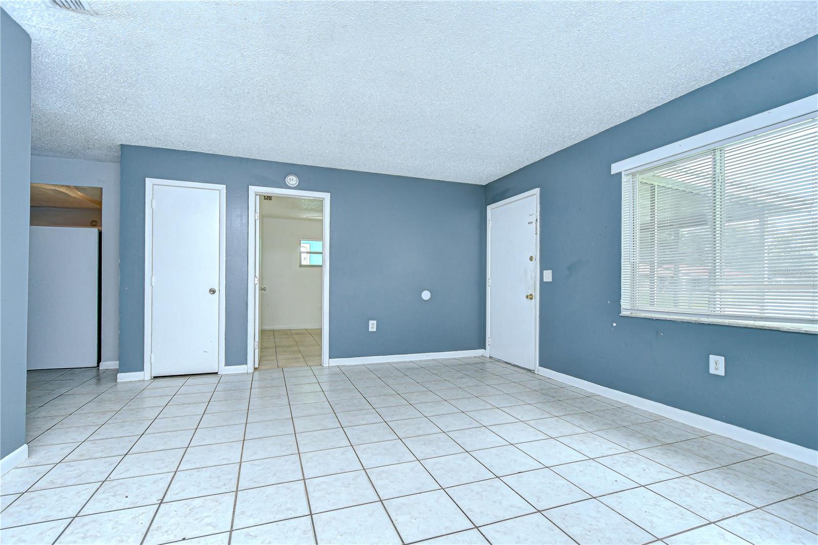Image 6 of 47 For 37740 Waverly Avenue