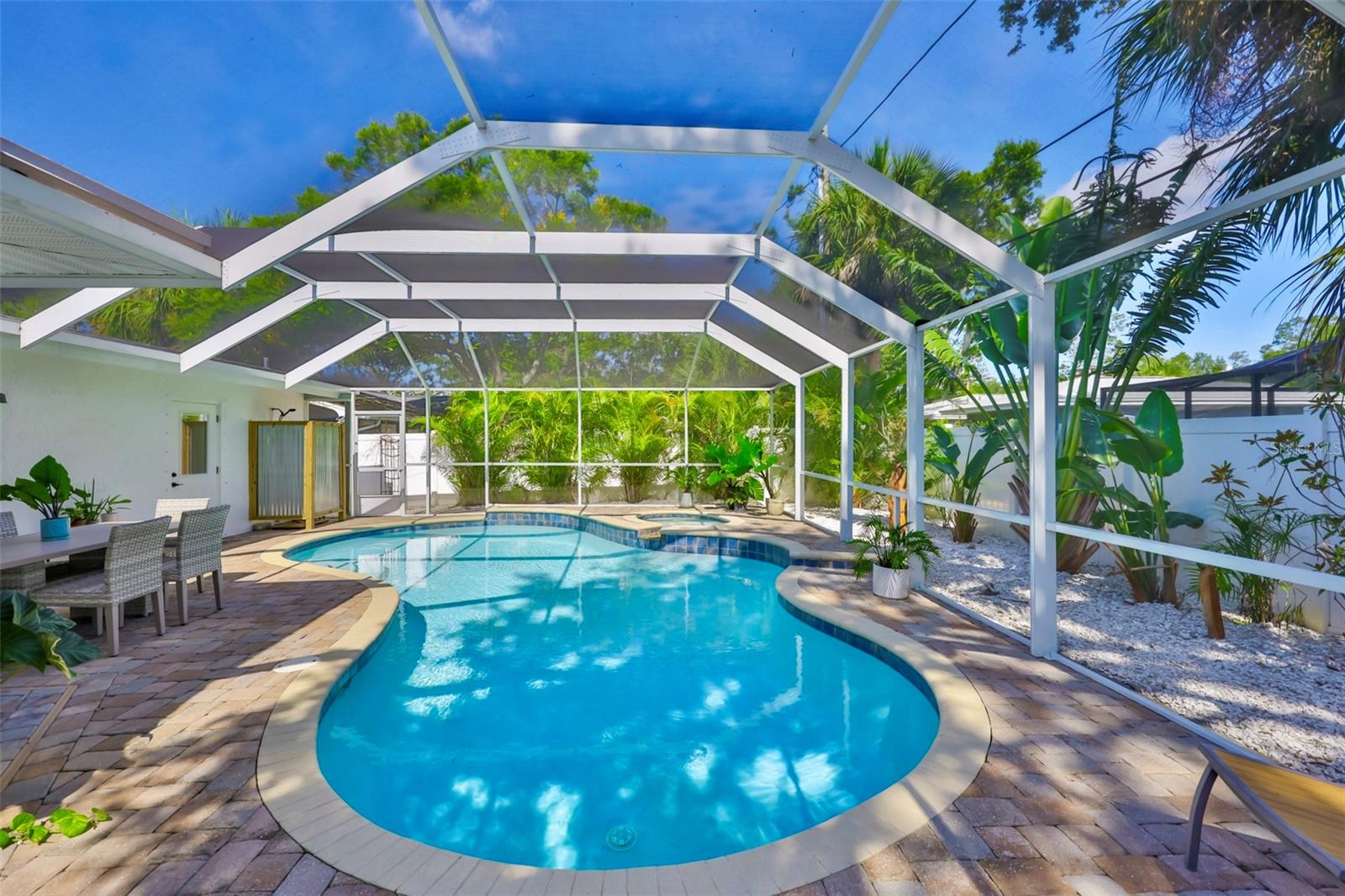 Image 36 of 56 For 4817 Trade Winds Drive S