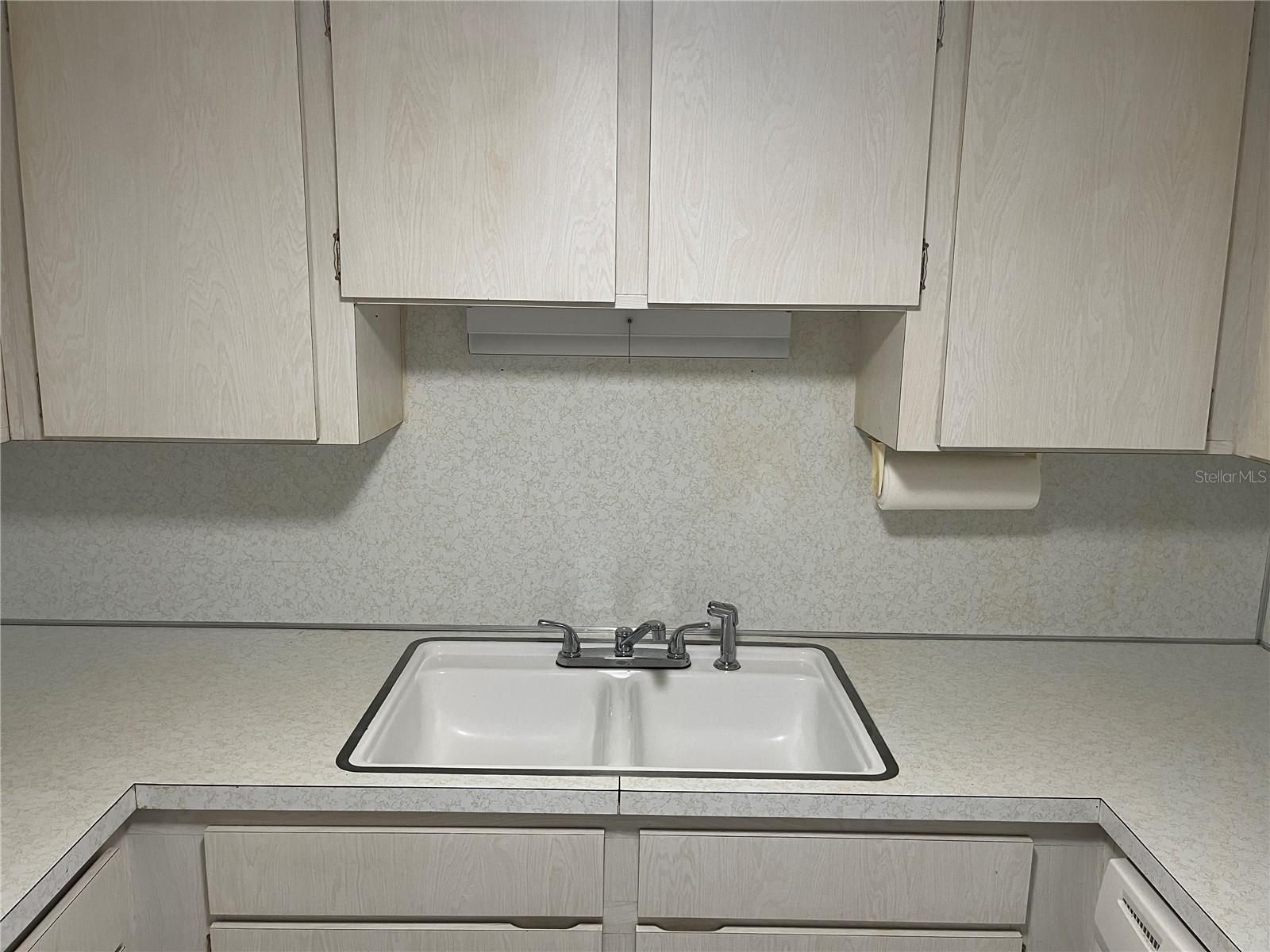 Image 11 of 43 For 2459 Columbia Drive 37