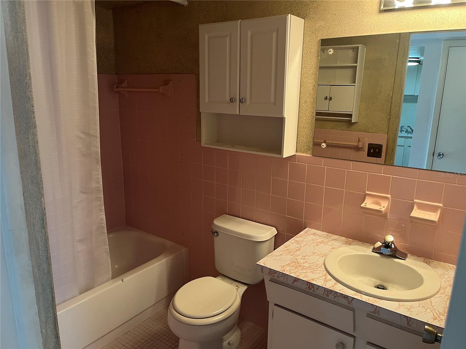 Image 13 of 43 For 2459 Columbia Drive 37
