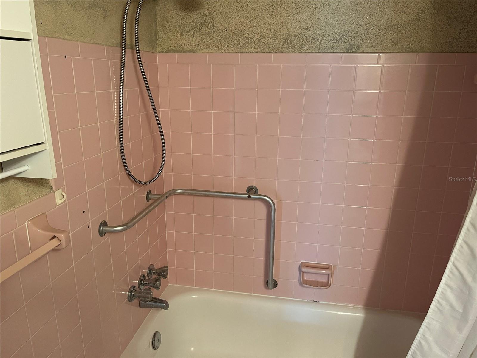 Image 22 of 43 For 2459 Columbia Drive 37