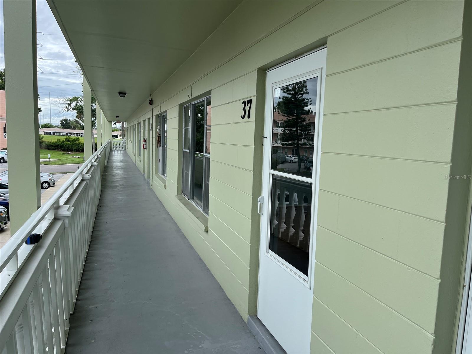 Image 5 of 43 For 2459 Columbia Drive 37