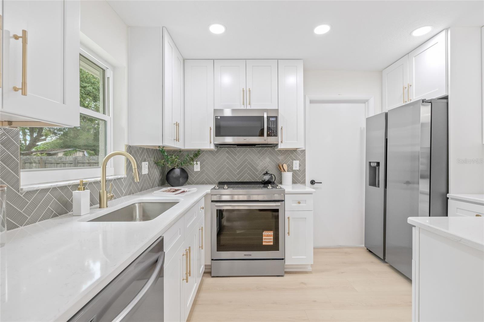 Image 10 of 34 For 8832 90th Way