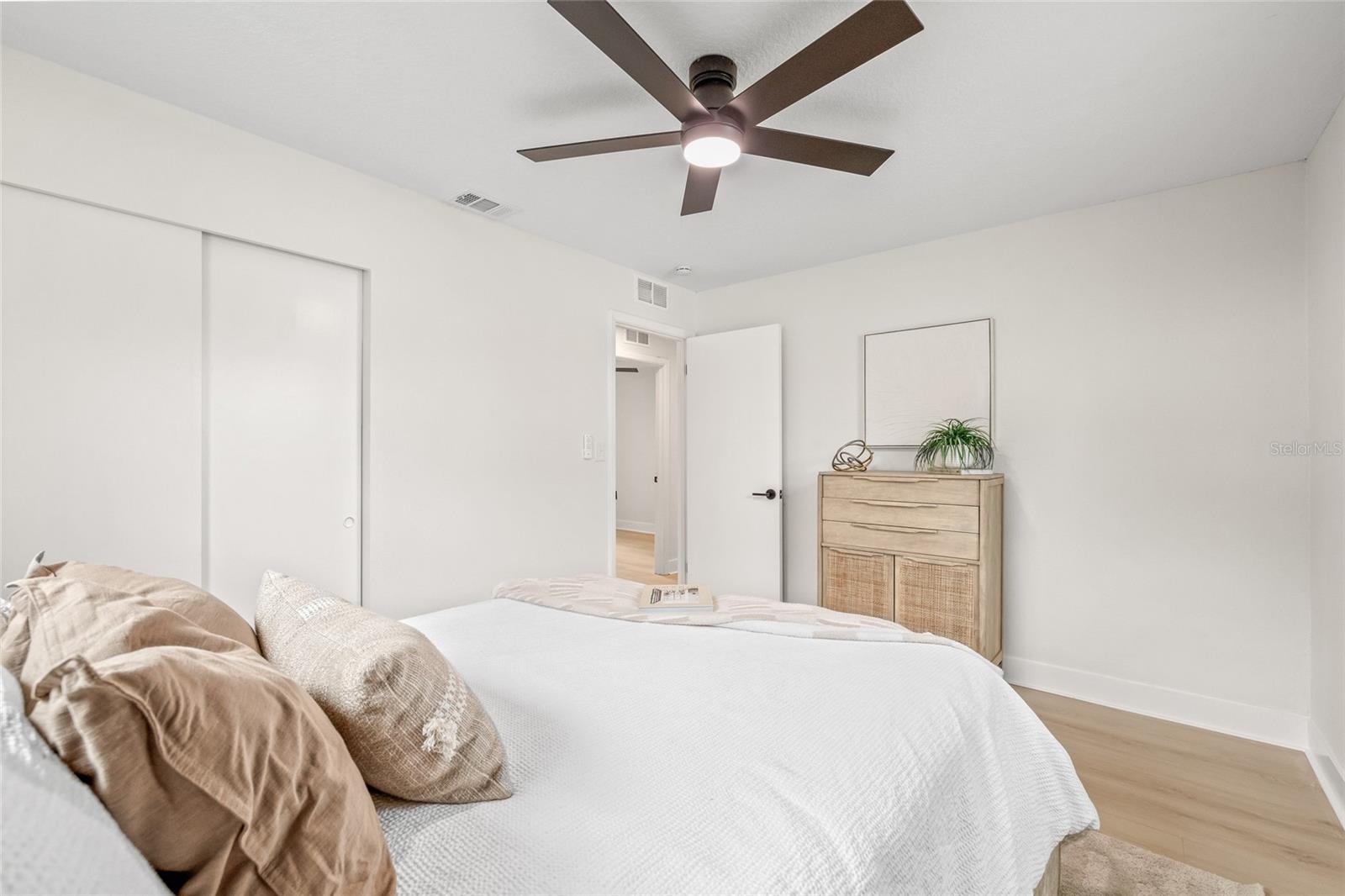 Image 17 of 34 For 8832 90th Way