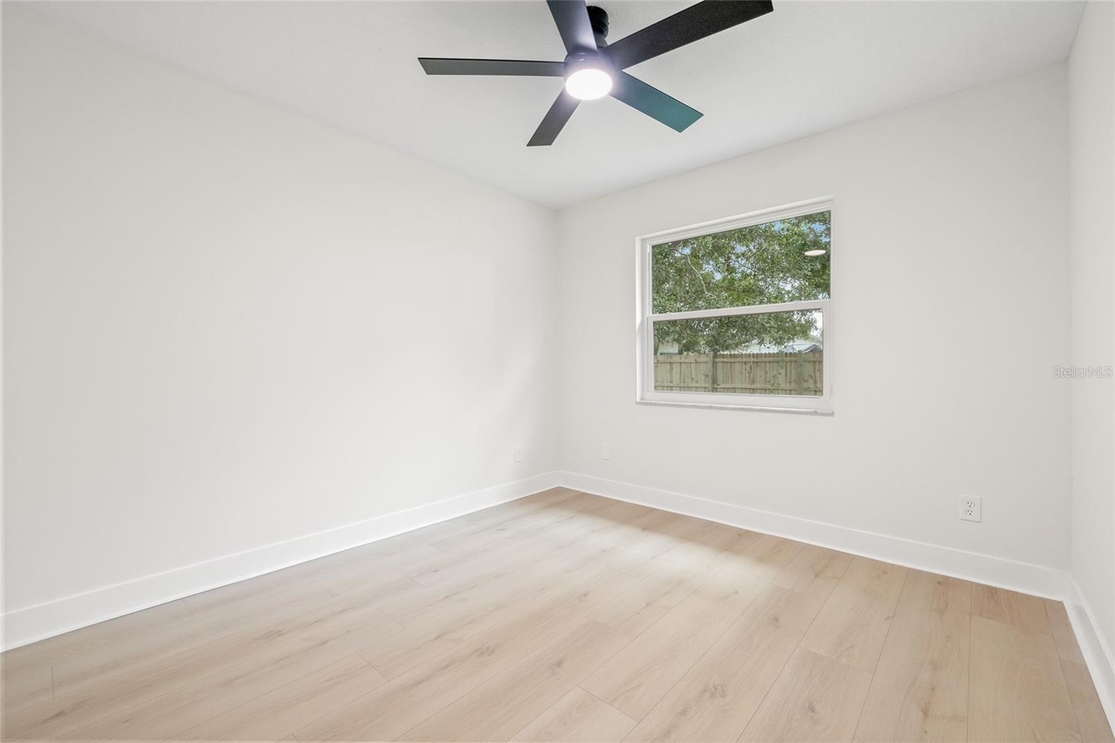 Image 21 of 34 For 8832 90th Way